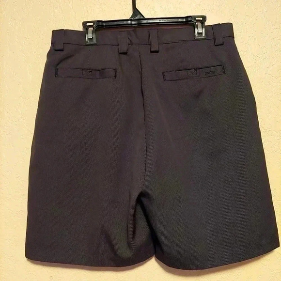 Izod XFG Extreme Function Mens 34 Flat Front Black White Stripe Golf Shorts - Picture 2 of 8